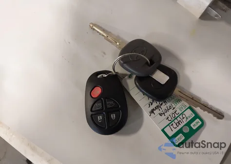 2012 Toyota Highlander Se V6 z USA, uszkodzony, nr VIN 5TDBK3EH0CS173831